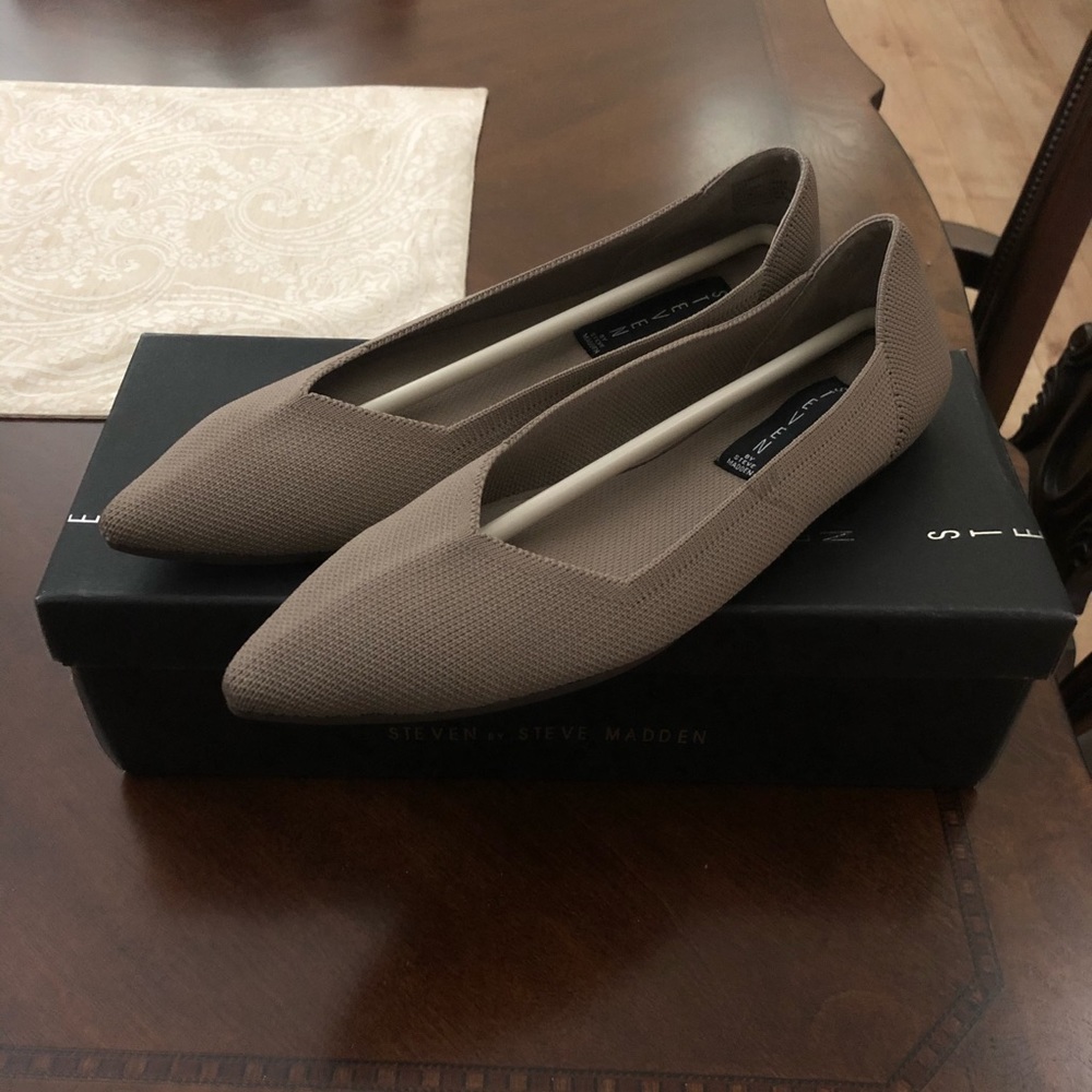 Steven by Steve Madden Rosy Point Toe Flat